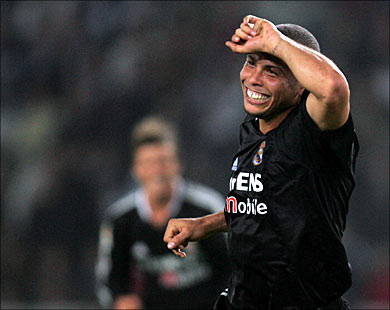 Real Madrid's Brazilian striker Ronaldo Nazario de Lima celebrates his second goal against Real Sociedad during their Spanish first division match at the Anoeta stadium in San Sebastian April 30, 2005. Real Madrid won the match 2-0. REUTERS/Victor Fraile