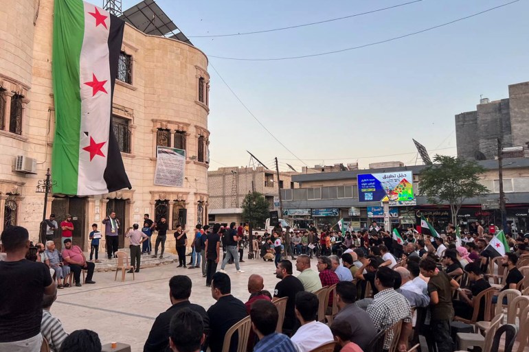 صورة من اعتصام الكرامة في ساحة فيوتشر بمدينة اعزاز بريف حلب الشمالي