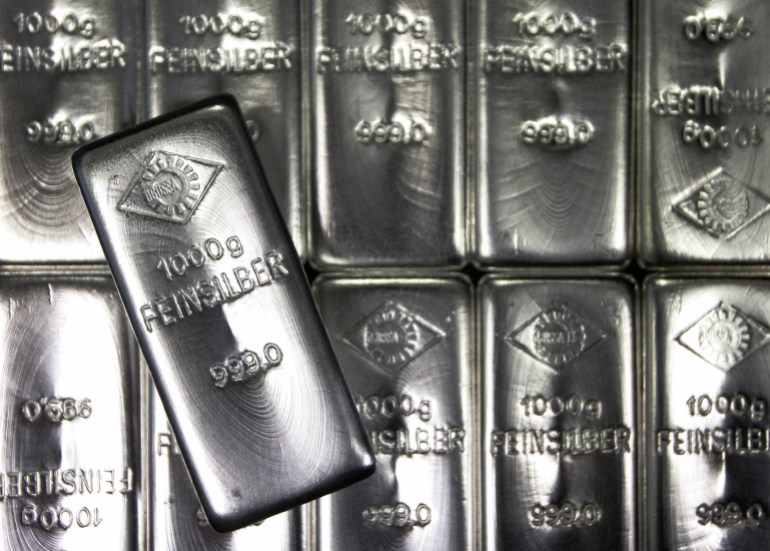 Silver bars are displayed at the Austrian Gold and Silver Separating Plant 'Oegussa' in Vienna February 28, 2011. REUTERS/Lisi Niesner (AUSTRIA - Tags: BUSINESS)