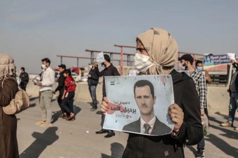 IDLIB, SYRIA - NOVEMBER 12: Syrians gather to stage a protest against the international conference on the return of Syrian refugees organized by the Assad regime and Russia in Idlib, Syria on November 12, 2020. (Photo by Izzeddin dilbi/Anadolu Agency via Getty Images)