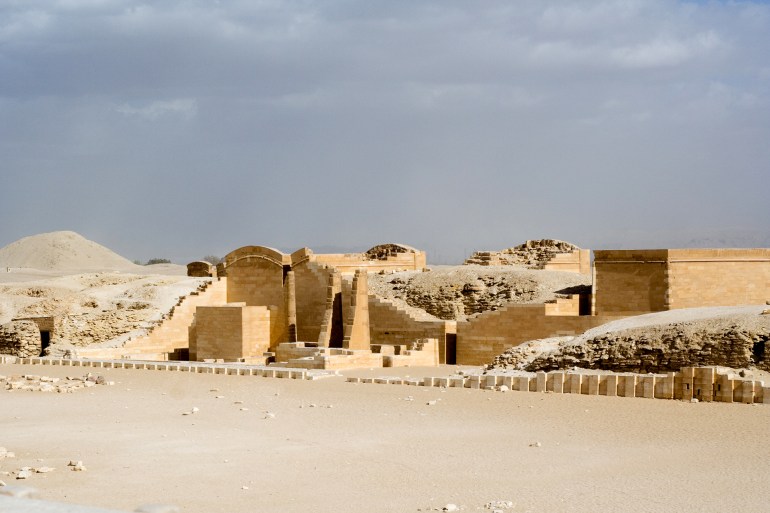 saqqara temple, mastaba المصدر: أدوبي ستوك