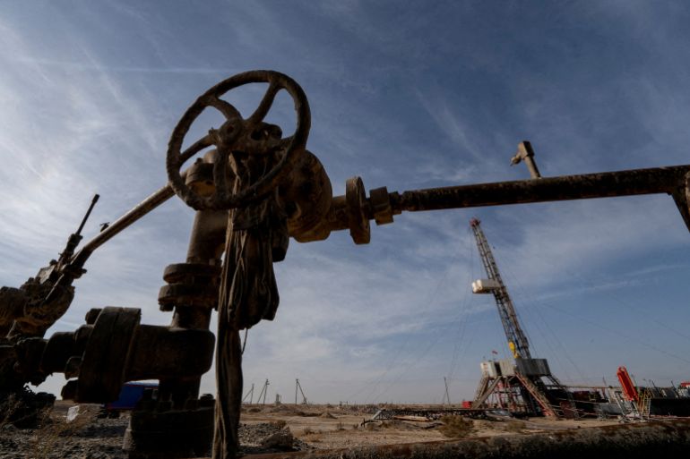 FILE PHOTO: A views shows an oil drilling rig at Zhetybay field in the Mangystau region, Kazakhstan, November 13, 2023. REUTERS/Turar Kazangapov/File Photo