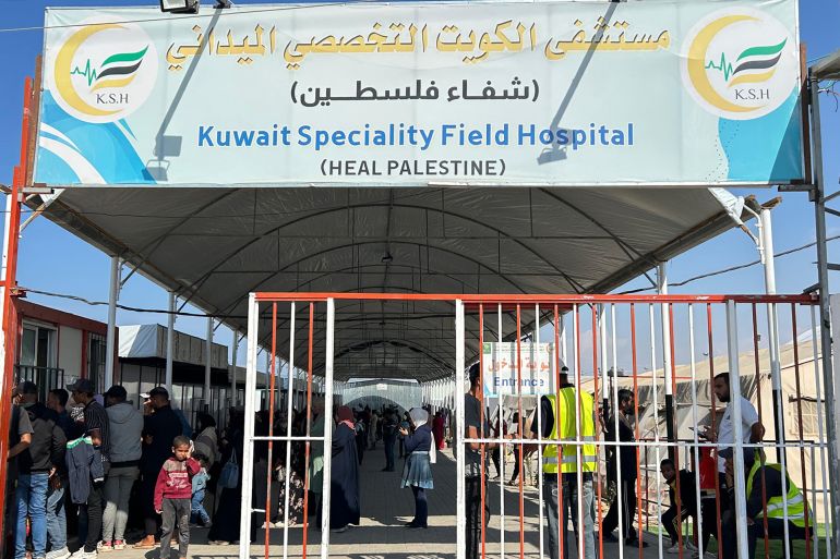 الدكتور مروان الهمص المستشفيات الميدانية تحول الجرحى بحالات خطرة وفوق المتوسطة لمجمع ناصر وتتعامل فقط مع الحالات البسيطة إلى متوسطة-رائد موسى-خان يونس-الجزيرة نت