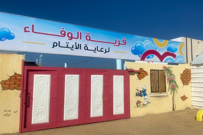 خلفت الحرب نحو 46 ألف يتيم، فقدوا كلا الوالدين أو أحدهما-رائد موسى-خان يونس-الجزيرة نت